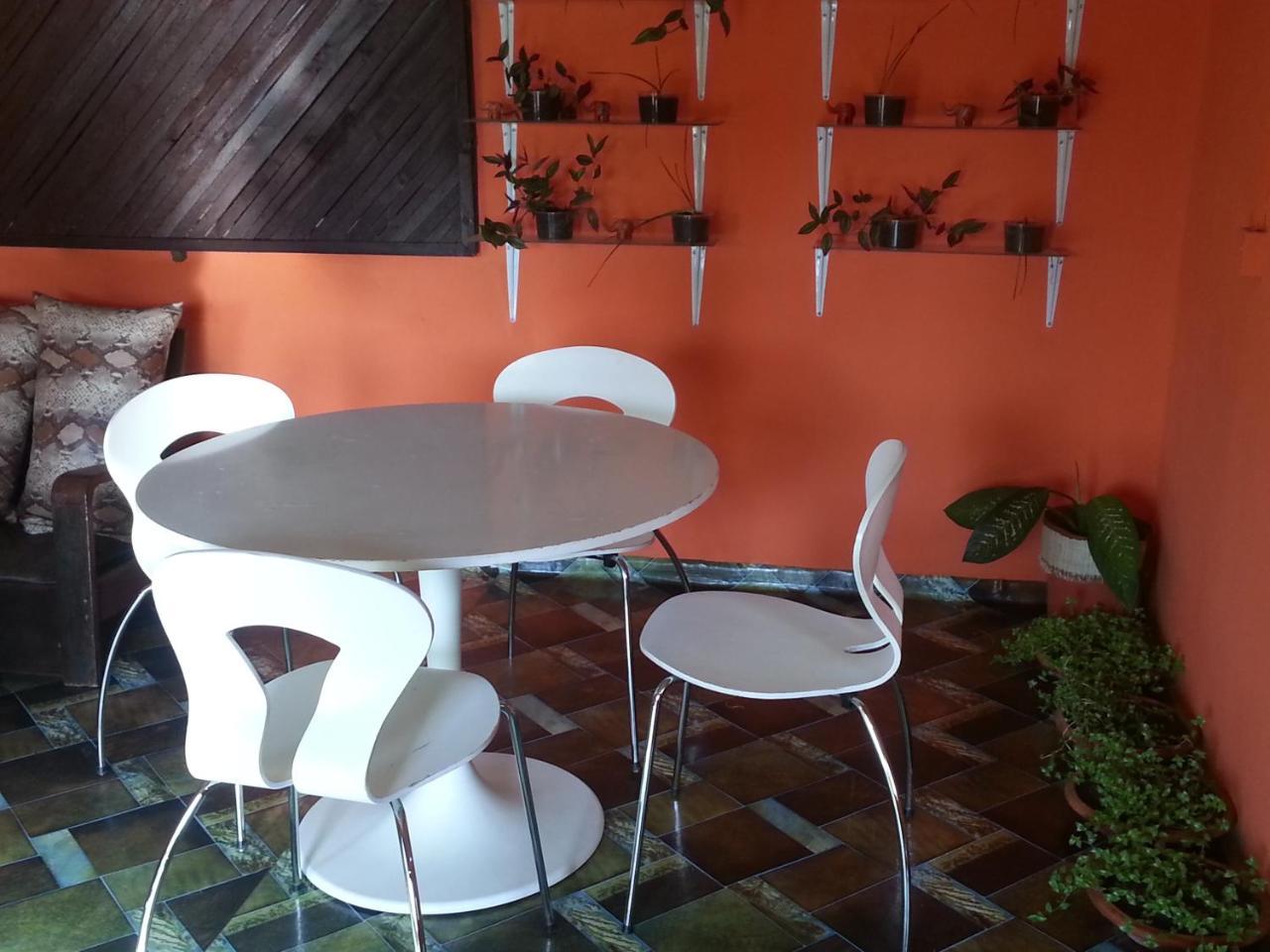 Hotel Golden Lilies Kokrobite Exterior foto